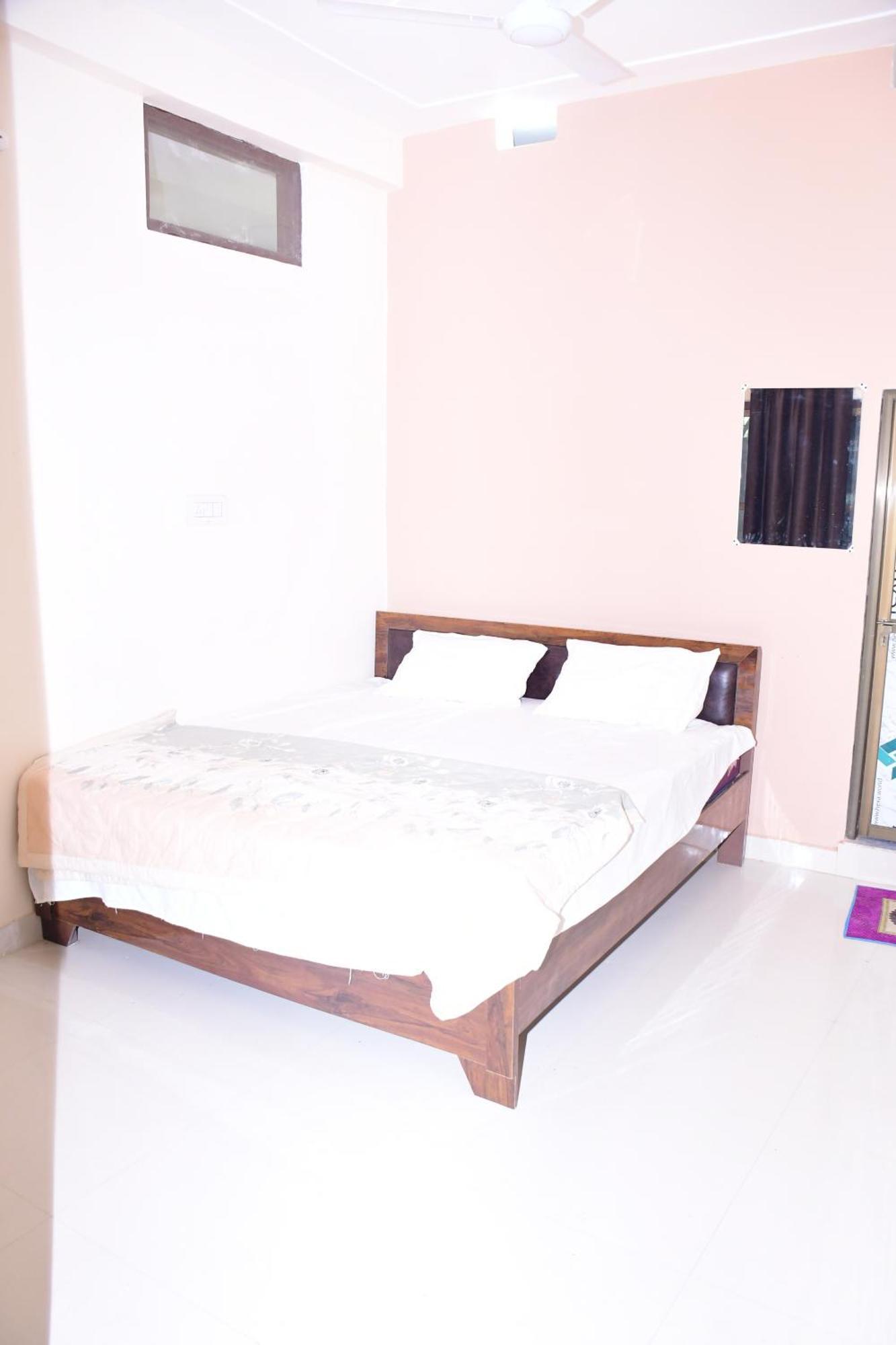 Shree Ram Hotel Ayodhya Bagian luar foto