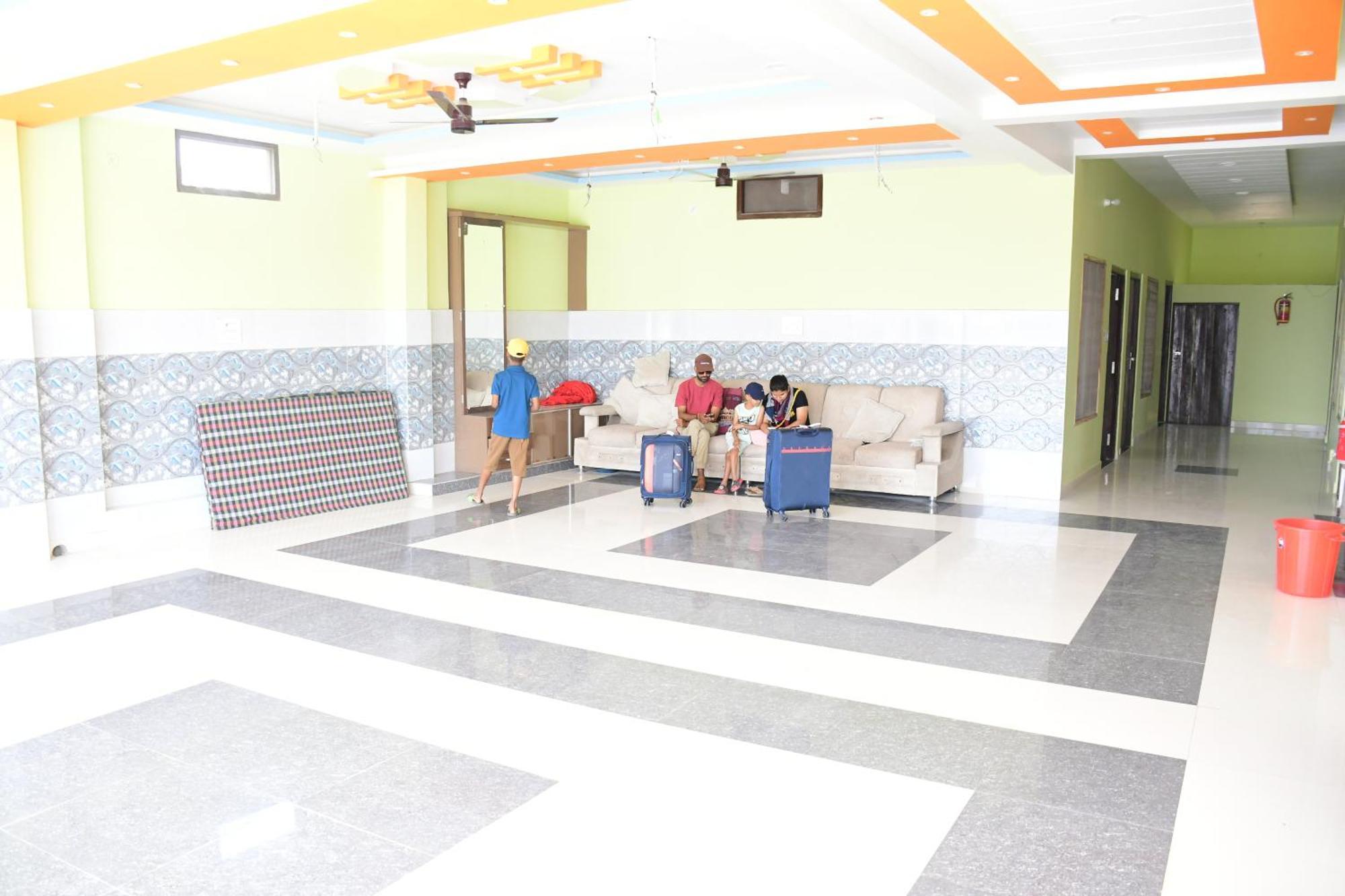 Shree Ram Hotel Ayodhya Bagian luar foto