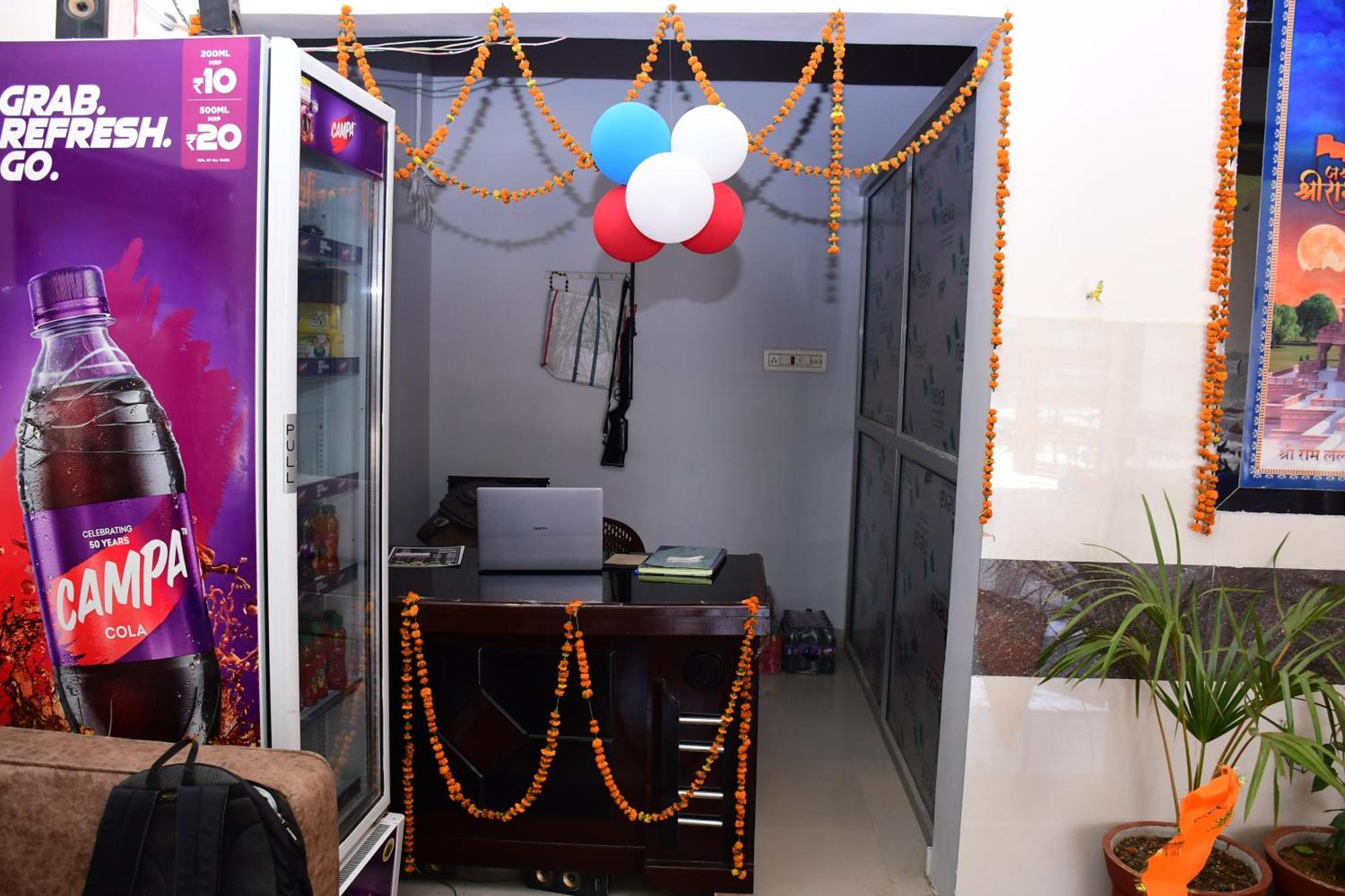Shree Ram Hotel Ayodhya Bagian luar foto